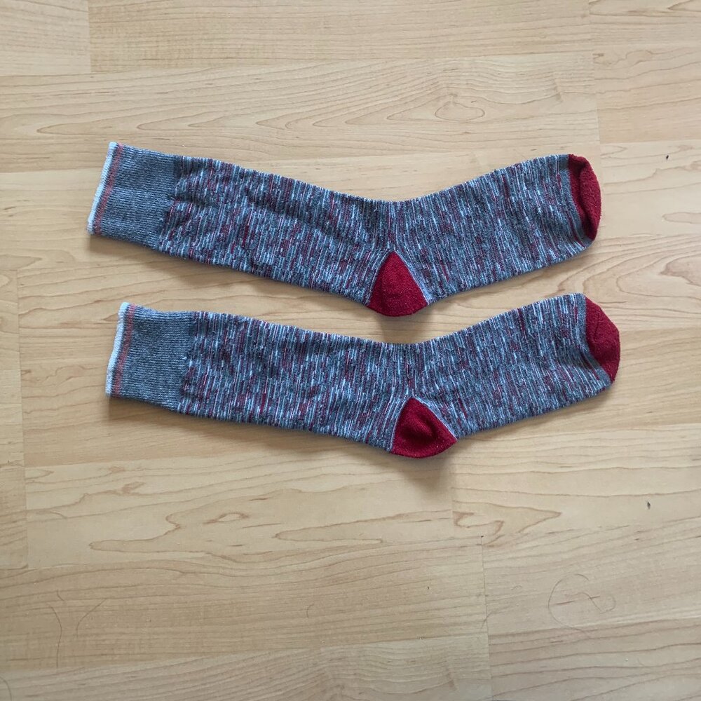 Men's Red and Grey Kenneth Cole socks